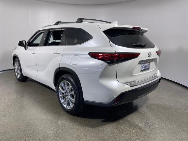 used 2021 Toyota Highlander car, priced at $34,998