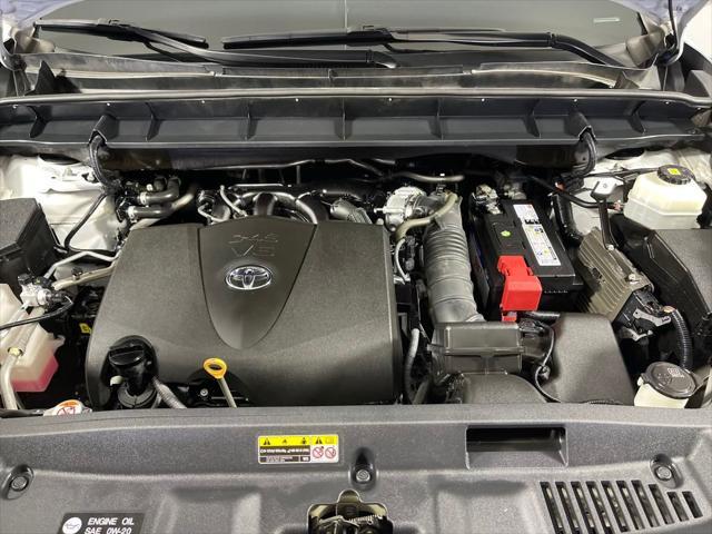 used 2021 Toyota Highlander car, priced at $34,998