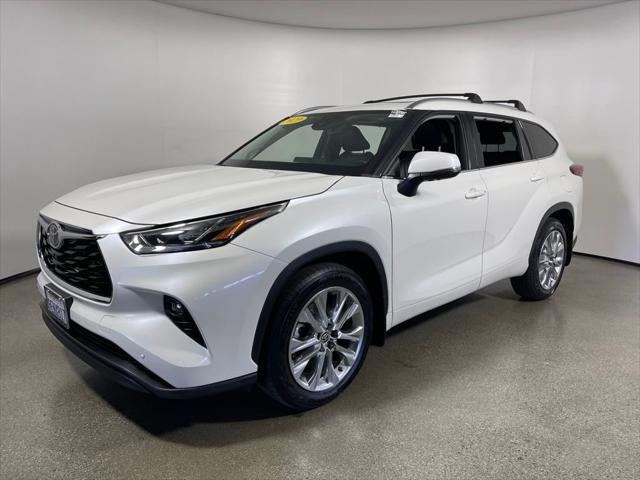used 2021 Toyota Highlander car, priced at $34,998