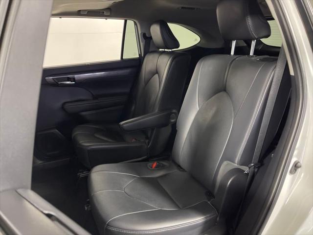 used 2021 Toyota Highlander car, priced at $34,998
