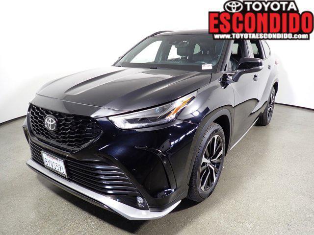 used 2021 Toyota Highlander car, priced at $38,895