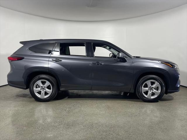 used 2022 Toyota Highlander car, priced at $33,998