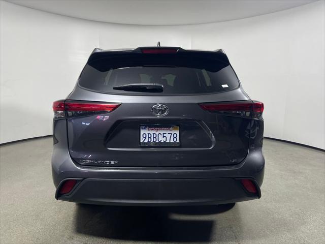 used 2022 Toyota Highlander car, priced at $33,998