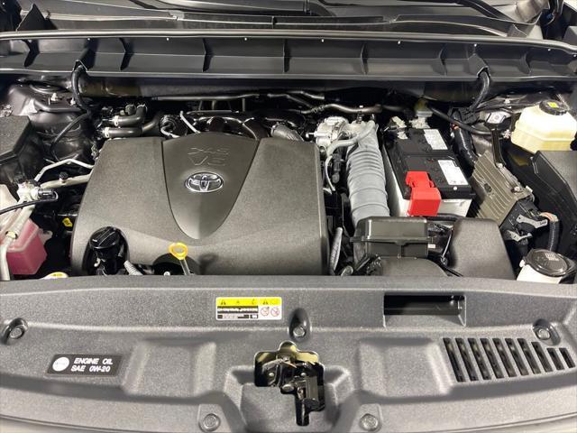 used 2022 Toyota Highlander car, priced at $33,998