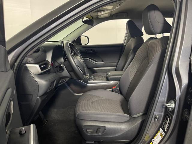 used 2022 Toyota Highlander car, priced at $33,998