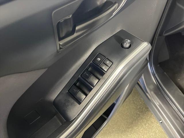 used 2022 Toyota Highlander car, priced at $33,998