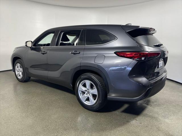 used 2022 Toyota Highlander car, priced at $33,998