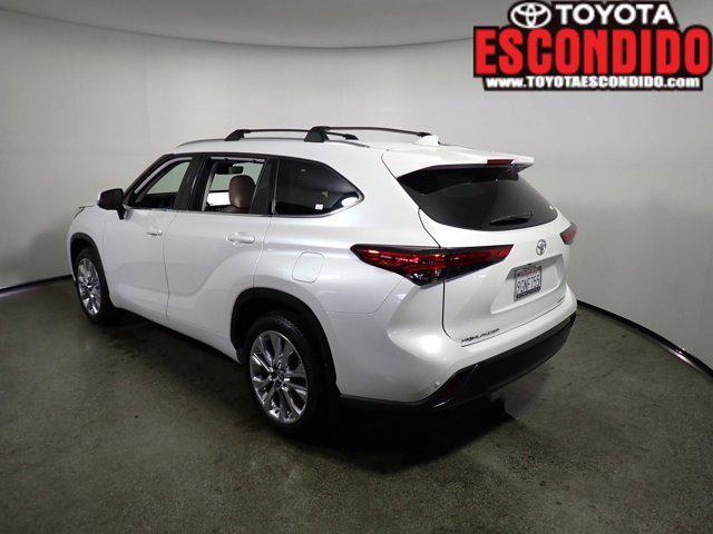 used 2023 Toyota Highlander car, priced at $41,995