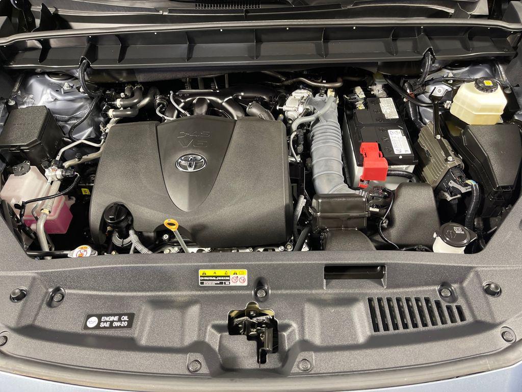 used 2022 Toyota Highlander car, priced at $43,977