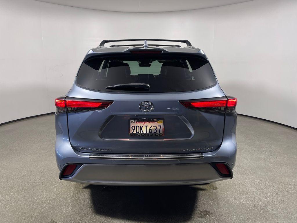 used 2022 Toyota Highlander car, priced at $43,977