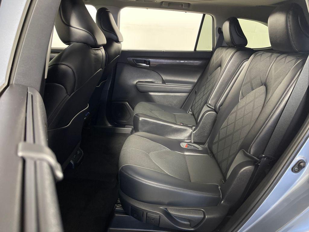 used 2022 Toyota Highlander car, priced at $43,977