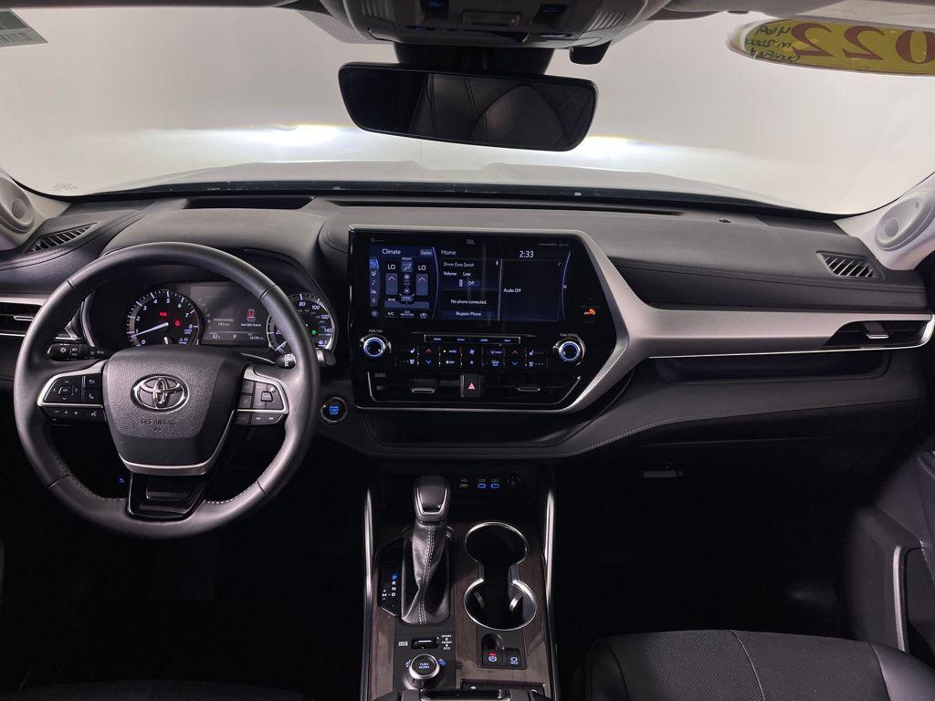 used 2022 Toyota Highlander car, priced at $43,977