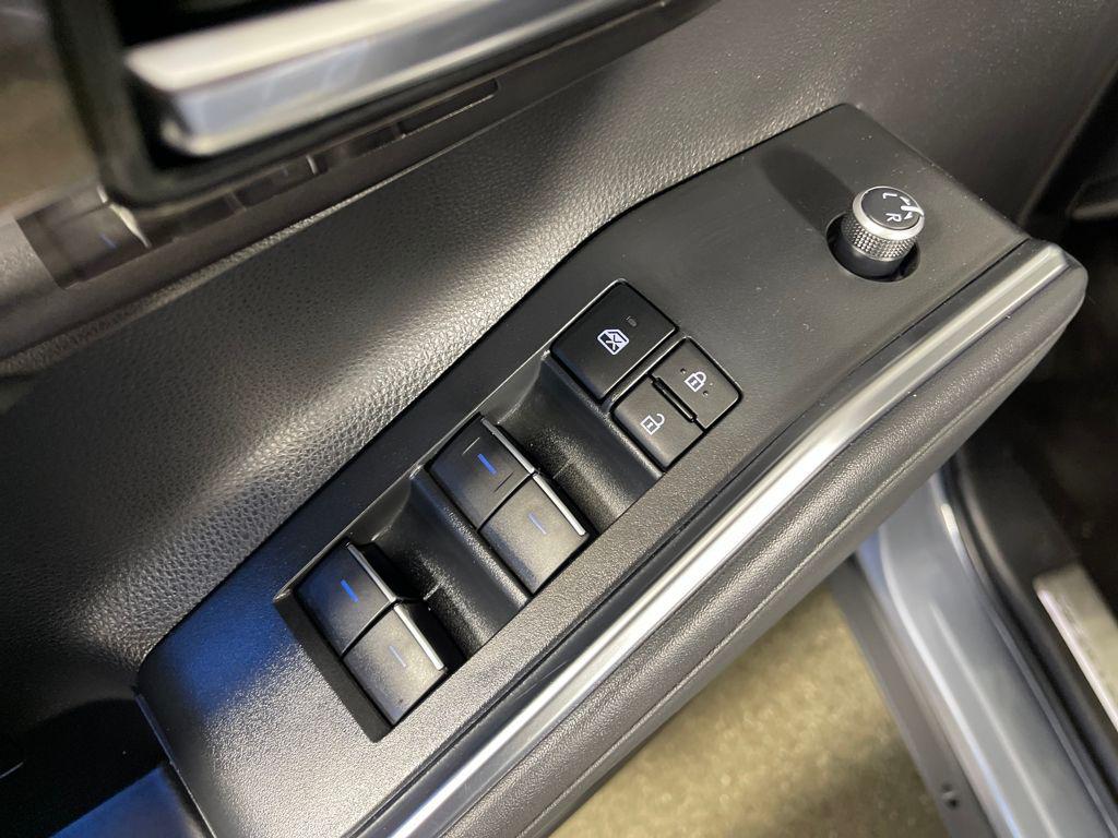 used 2022 Toyota Highlander car, priced at $43,977