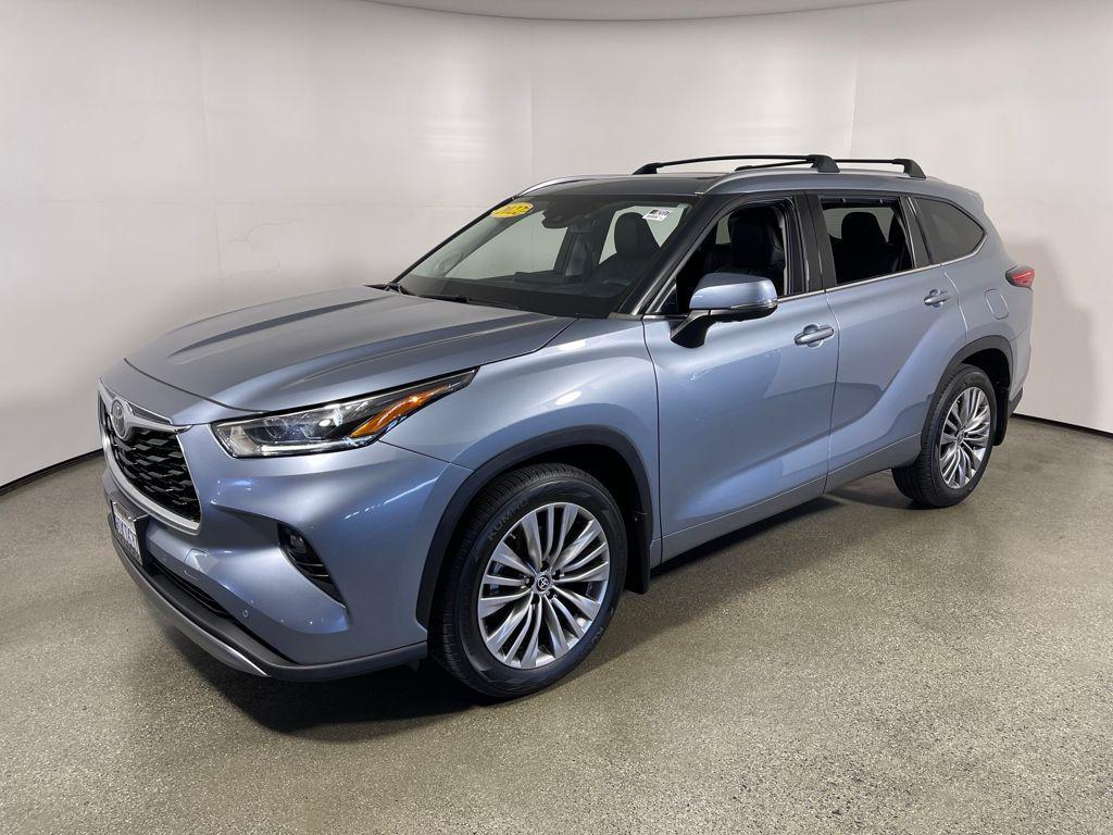 used 2022 Toyota Highlander car, priced at $43,977
