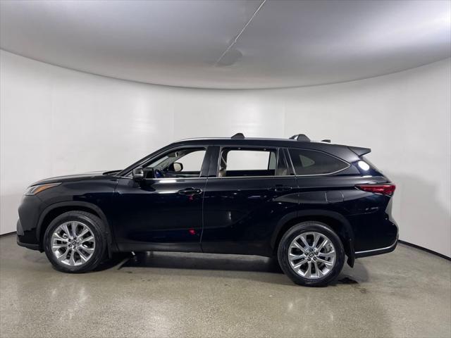 used 2023 Toyota Highlander car, priced at $44,498