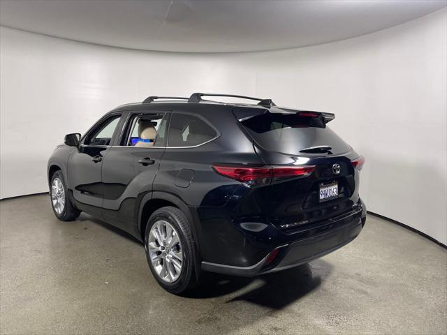used 2023 Toyota Highlander car, priced at $44,498