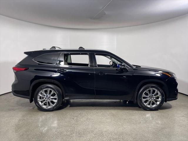 used 2023 Toyota Highlander car, priced at $44,498