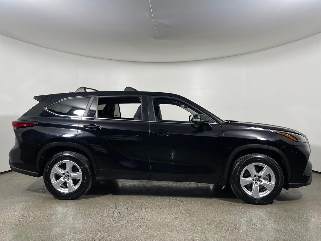 used 2023 Toyota Highlander car, priced at $32,695