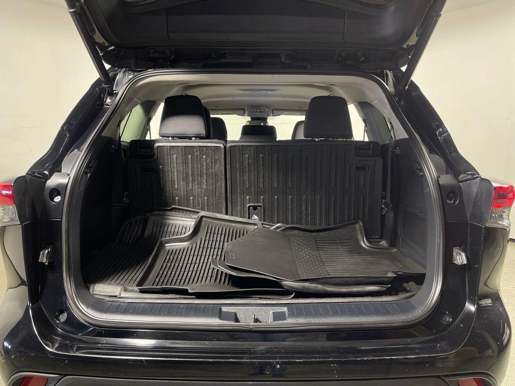 used 2023 Toyota Highlander car, priced at $32,695