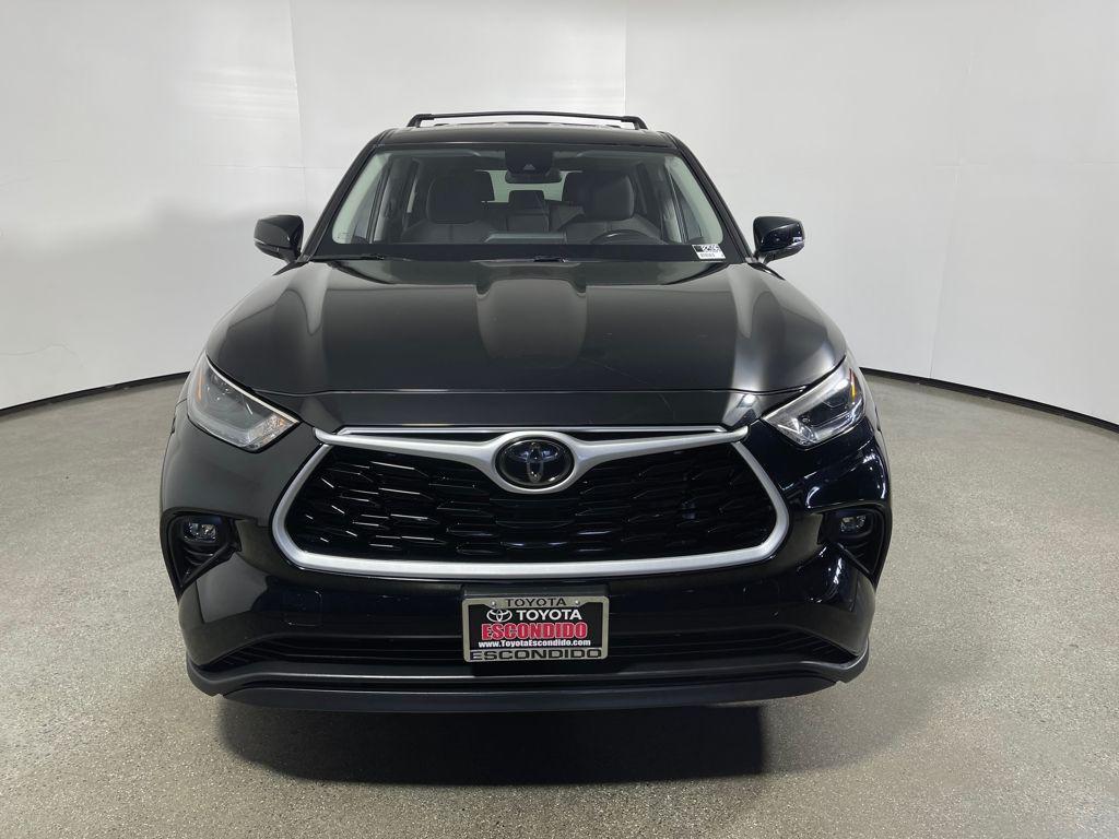 used 2023 Toyota Highlander car, priced at $32,695