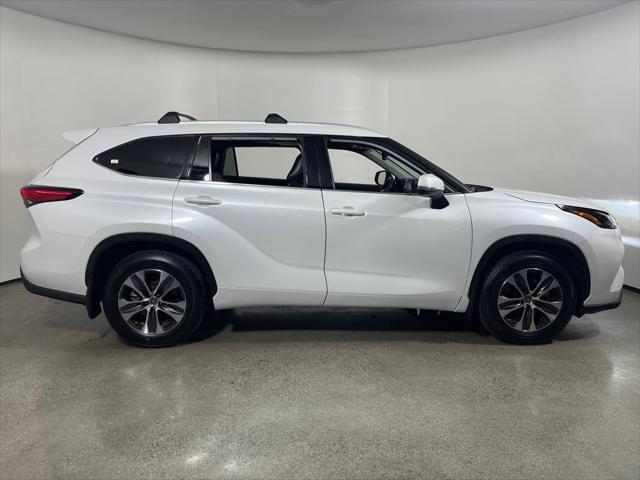 used 2022 Toyota Highlander car, priced at $37,995