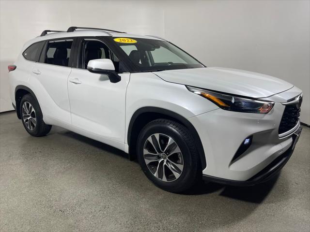 used 2022 Toyota Highlander car, priced at $37,995