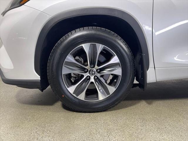 used 2022 Toyota Highlander car, priced at $37,995