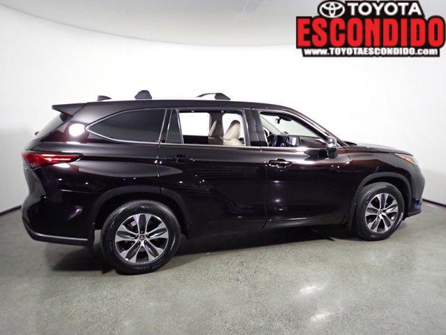 used 2022 Toyota Highlander Hybrid car, priced at $37,497