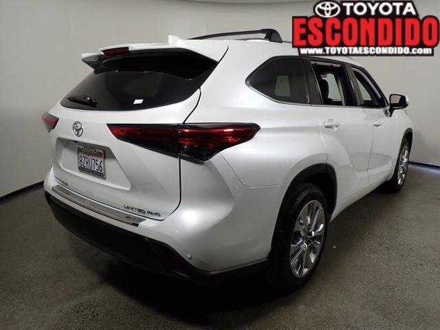 used 2022 Toyota Highlander car, priced at $37,998