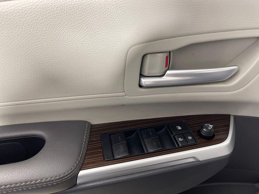 used 2023 Toyota Sienna car, priced at $39,998