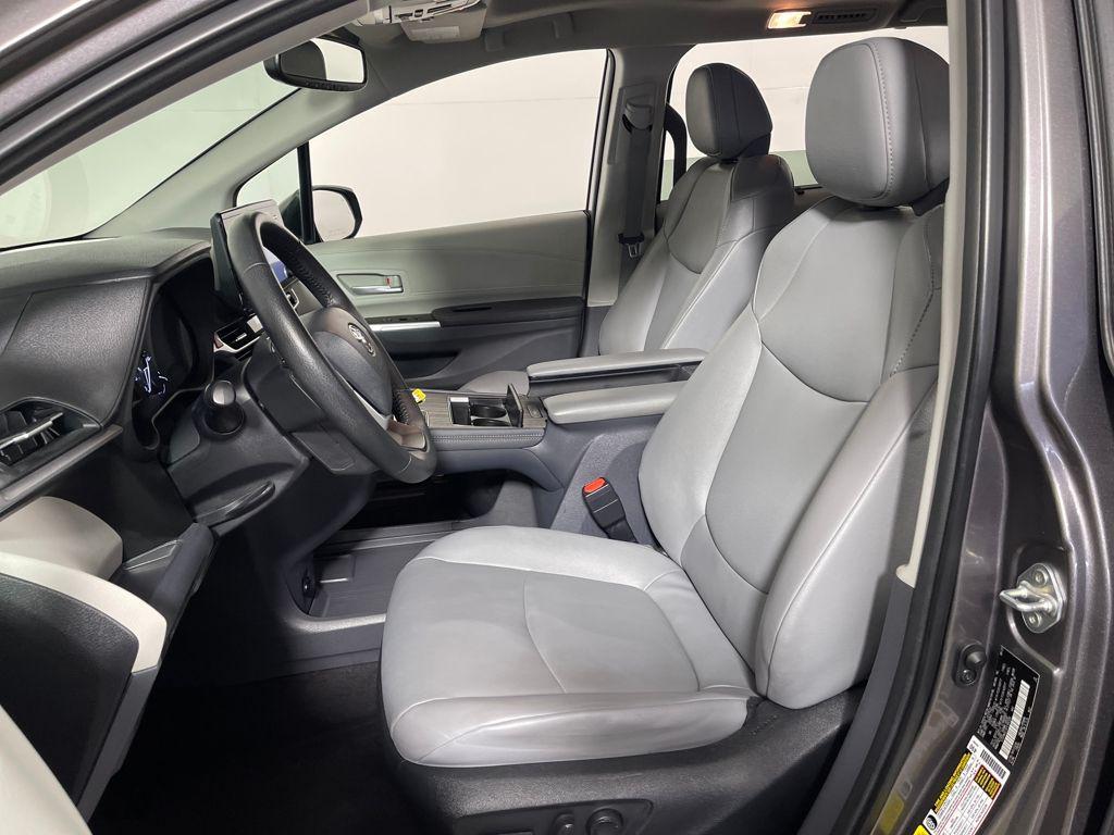 used 2023 Toyota Sienna car, priced at $39,998