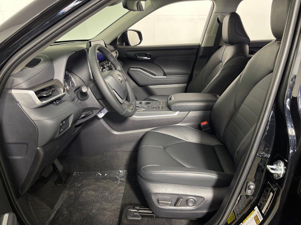new 2026 Toyota Highlander car, priced at $44,900