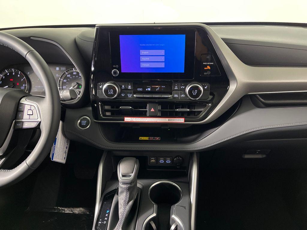 new 2026 Toyota Highlander car, priced at $44,900