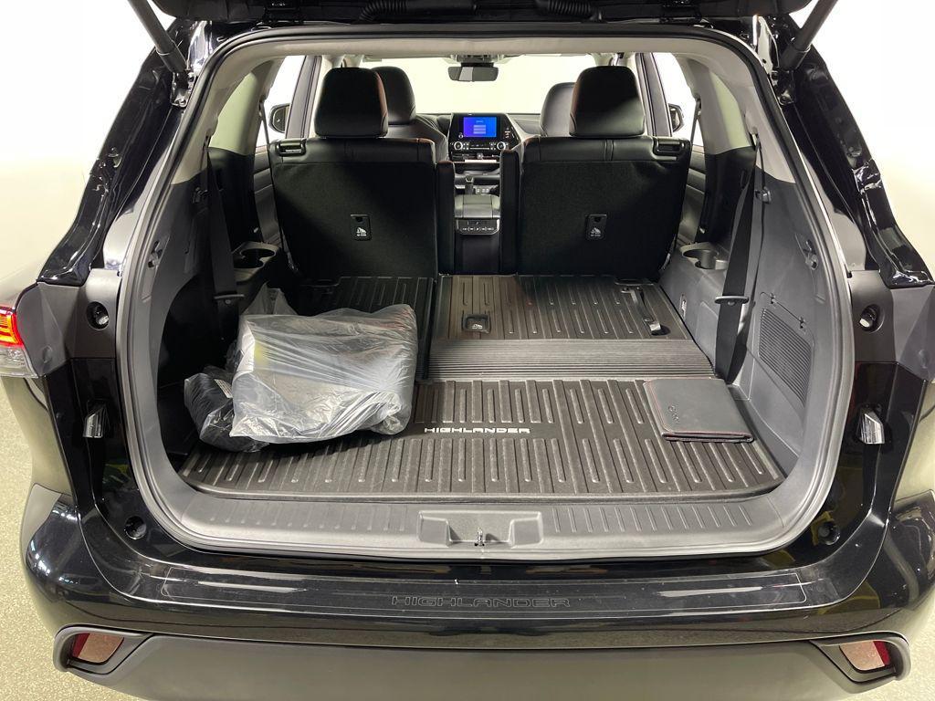 new 2026 Toyota Highlander car, priced at $44,900
