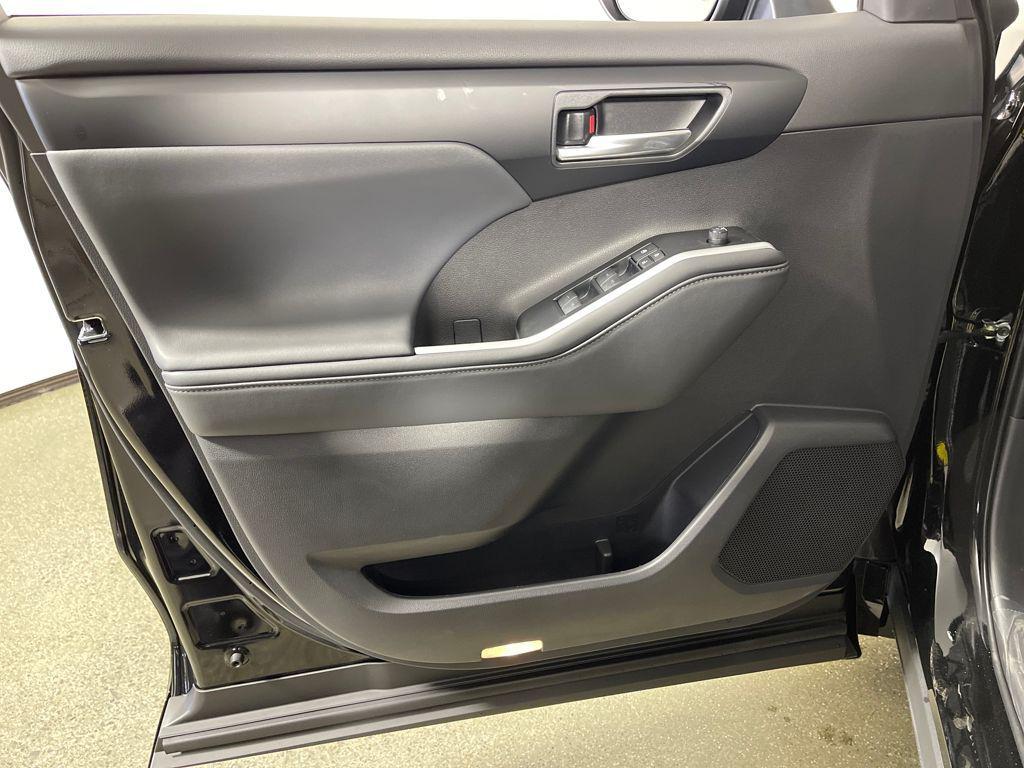 new 2026 Toyota Highlander car, priced at $44,900