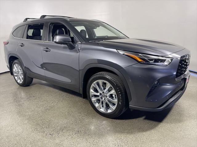 new 2025 Toyota Highlander car, priced at $52,475