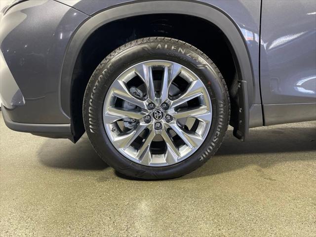 new 2025 Toyota Highlander car, priced at $52,475