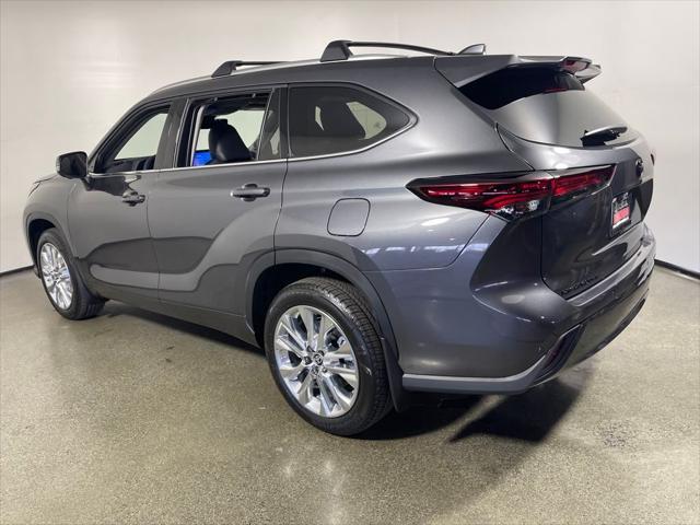new 2025 Toyota Highlander car, priced at $52,475