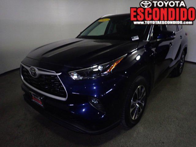 used 2022 Toyota Highlander car, priced at $34,998