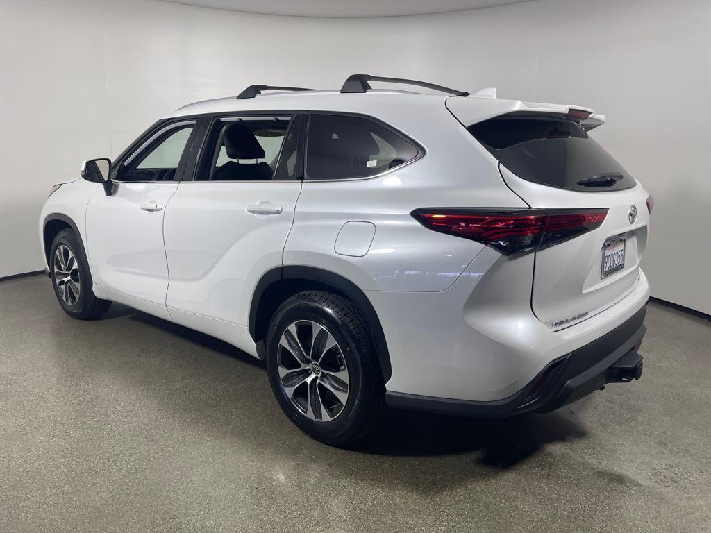 used 2022 Toyota Highlander car, priced at $38,995