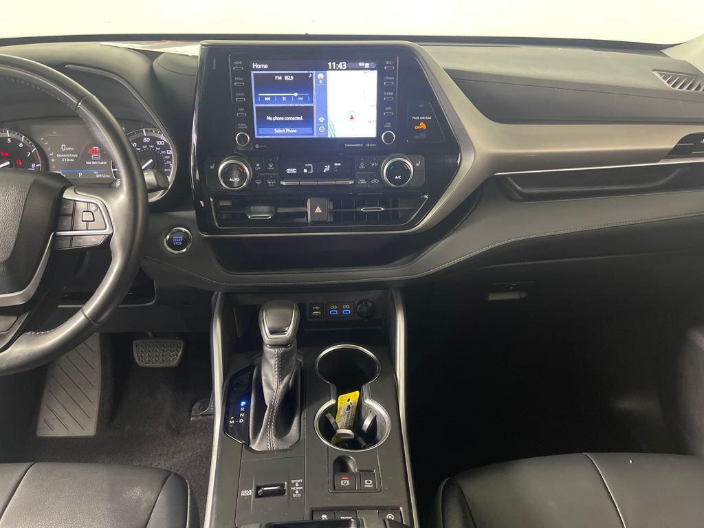 used 2022 Toyota Highlander car, priced at $38,995
