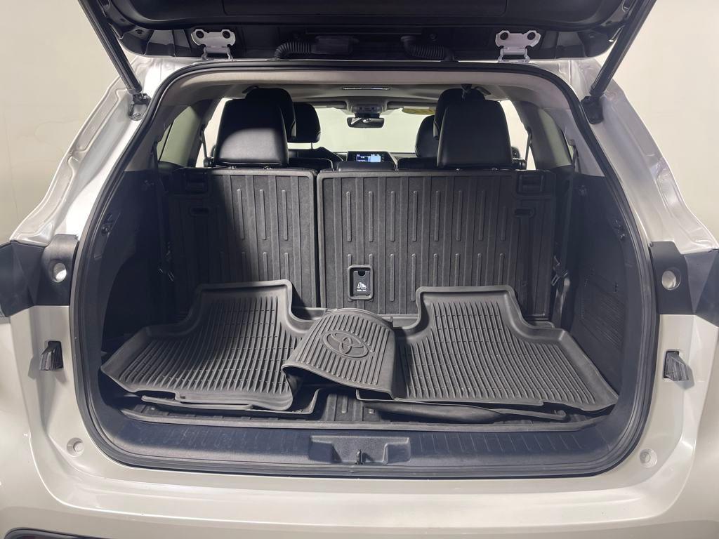 used 2022 Toyota Highlander car, priced at $38,995