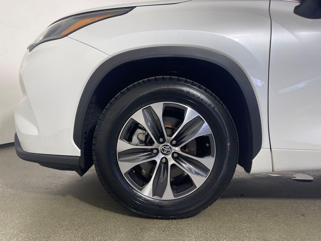 used 2022 Toyota Highlander car, priced at $38,995