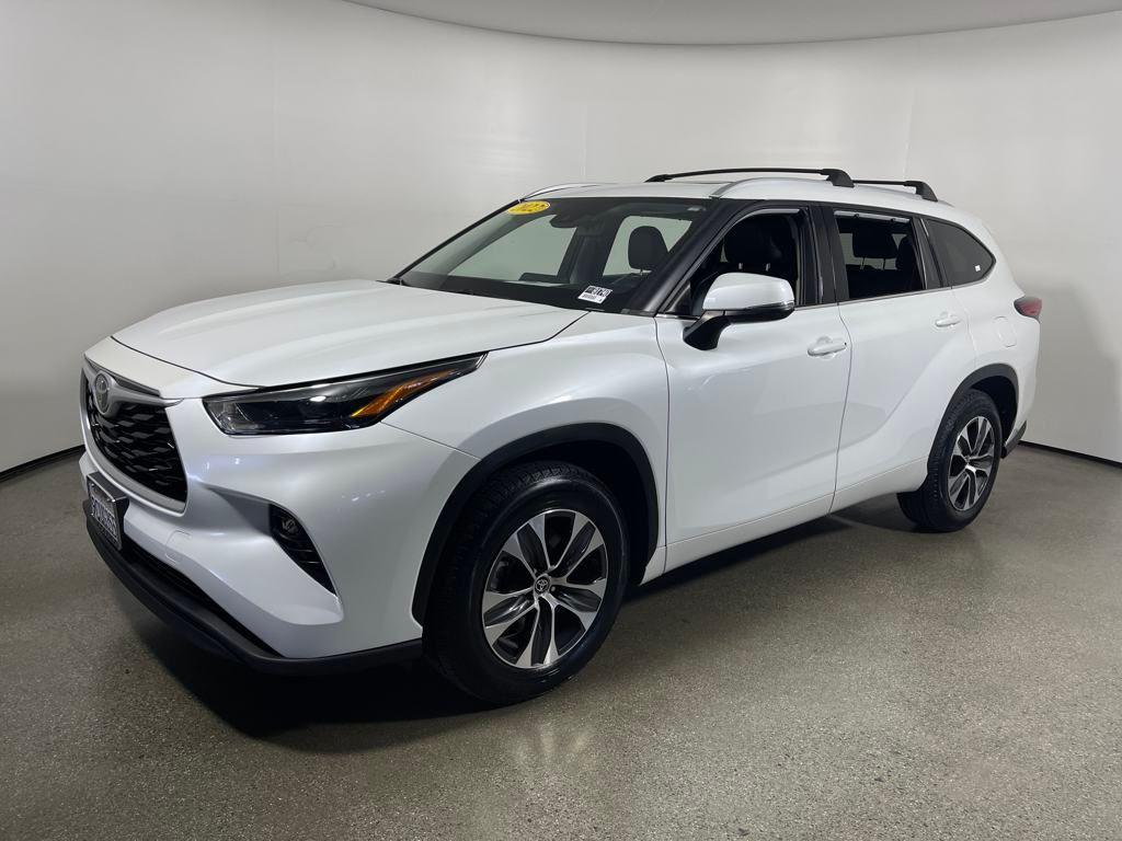 used 2022 Toyota Highlander car, priced at $38,995