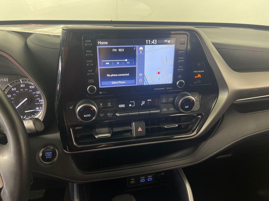 used 2022 Toyota Highlander car, priced at $38,995