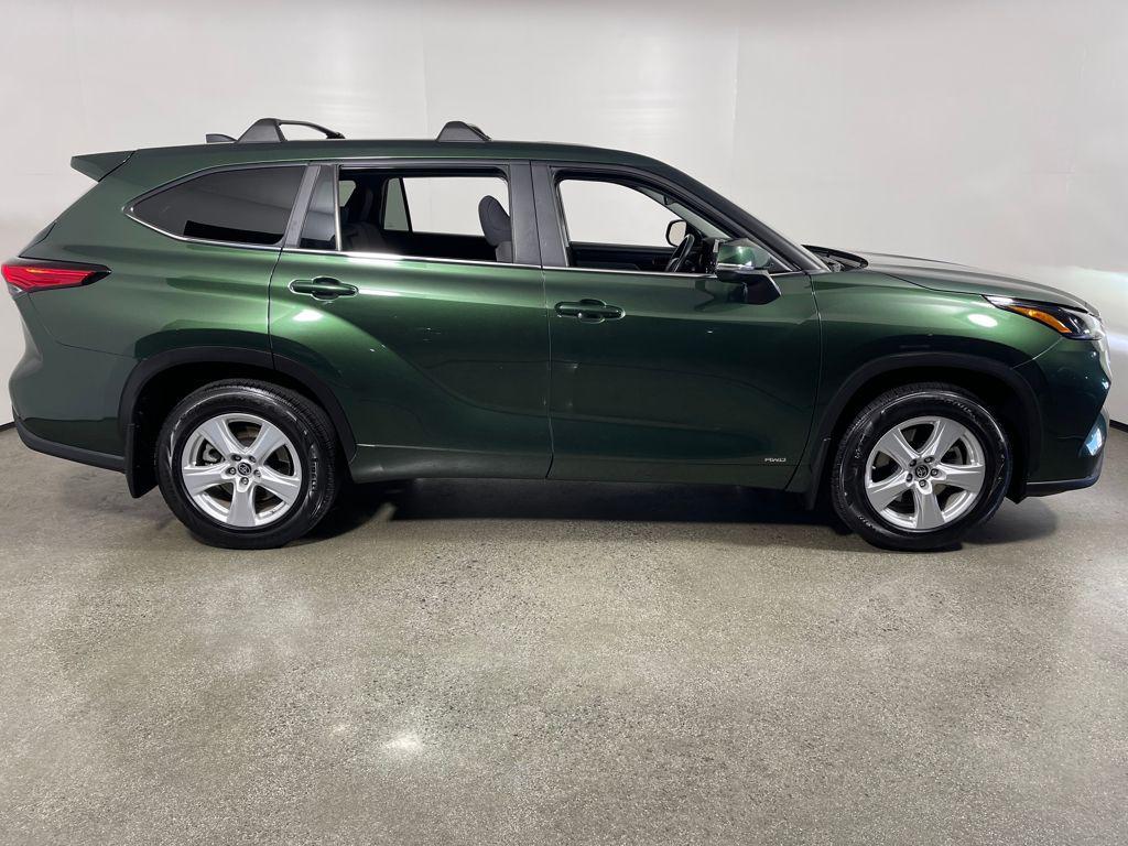 used 2023 Toyota Highlander Hybrid car, priced at $34,998