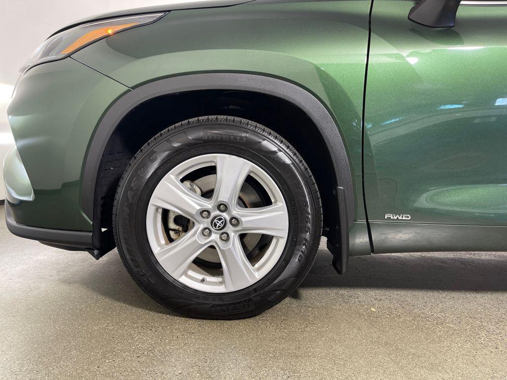 used 2023 Toyota Highlander Hybrid car, priced at $34,998