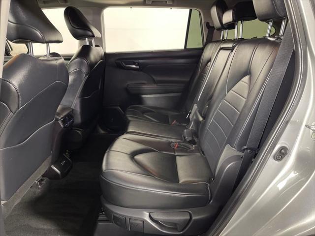 used 2022 Toyota Highlander car, priced at $38,998