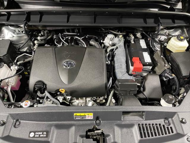 used 2022 Toyota Highlander car, priced at $38,998