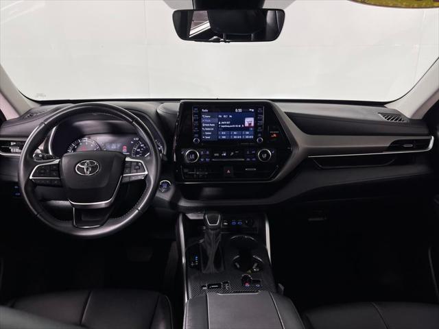 used 2022 Toyota Highlander car, priced at $38,998